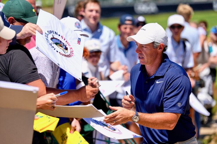 Golfers arrive for U.S. Open